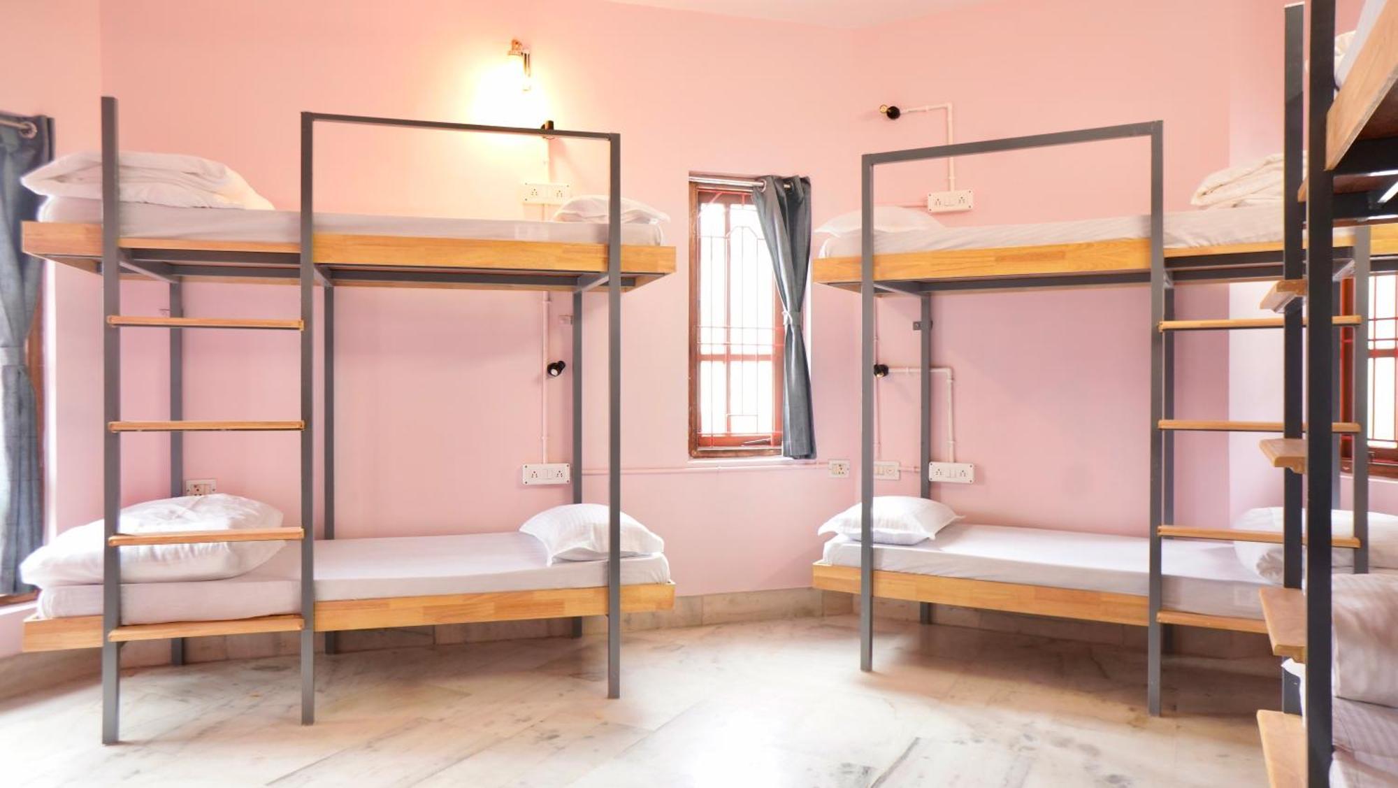 Roambay - Gokulam Hostel Májszúr Kültér fotó