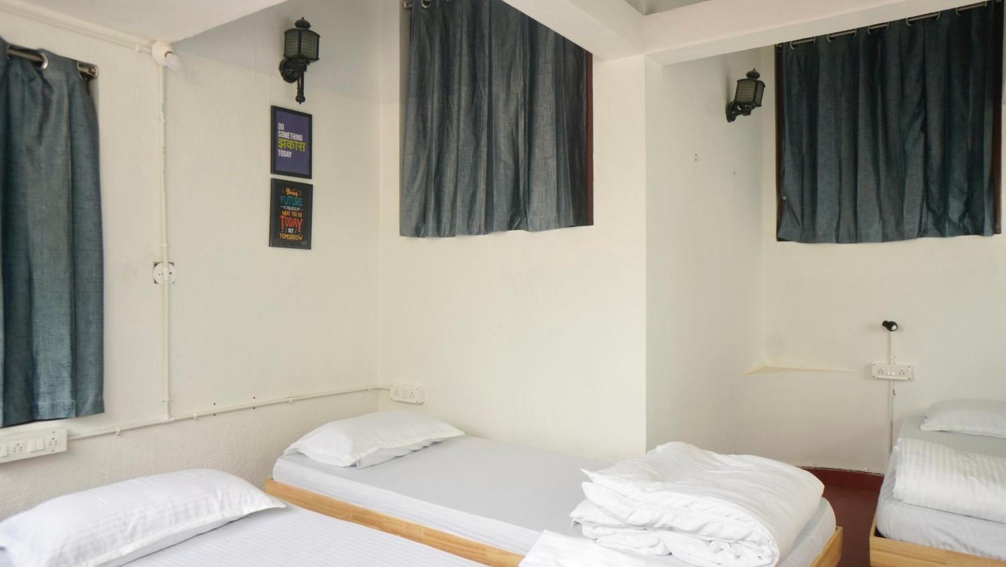 Roambay - Gokulam Hostel Májszúr Kültér fotó
