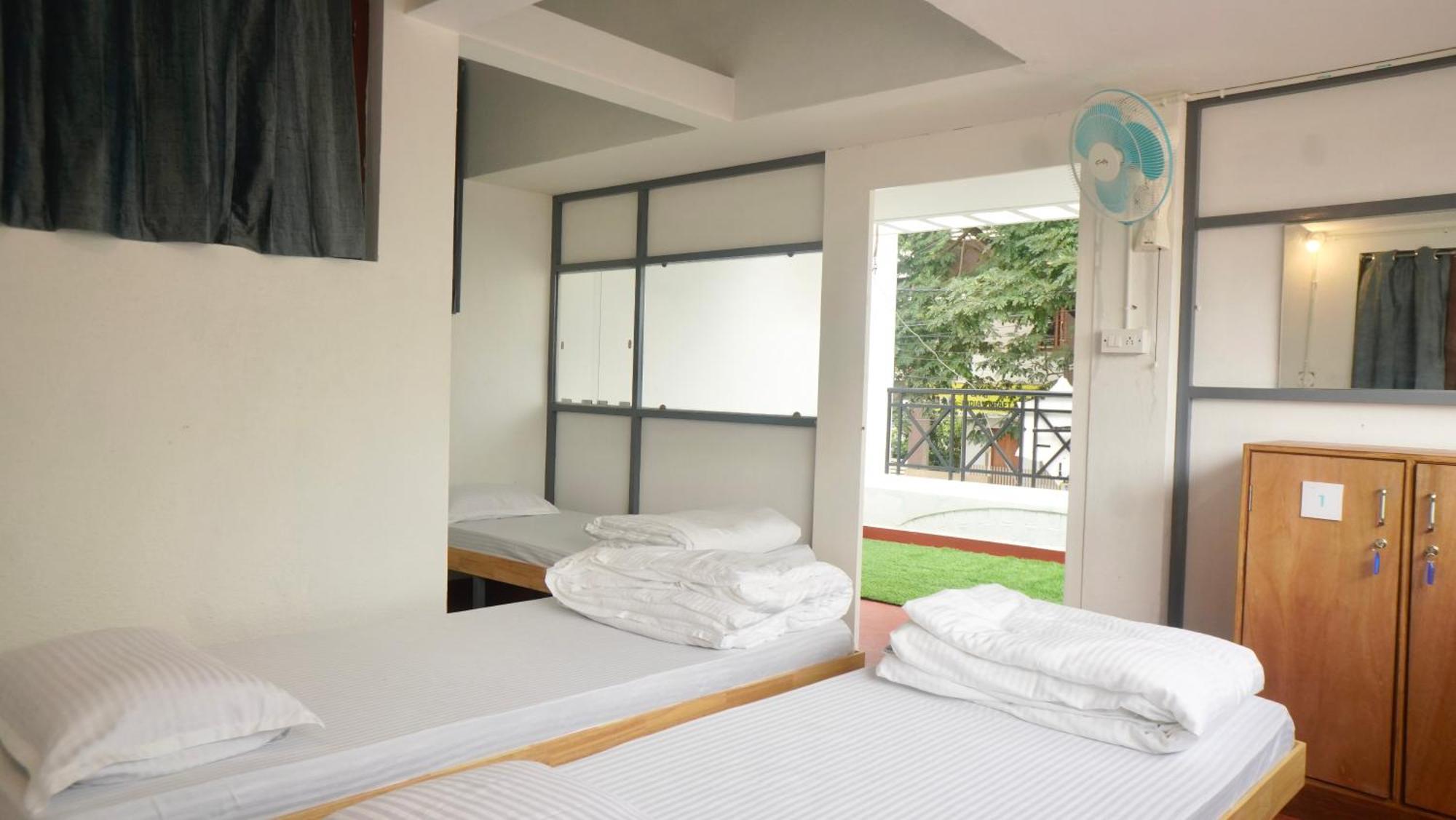 Roambay - Gokulam Hostel Májszúr Kültér fotó
