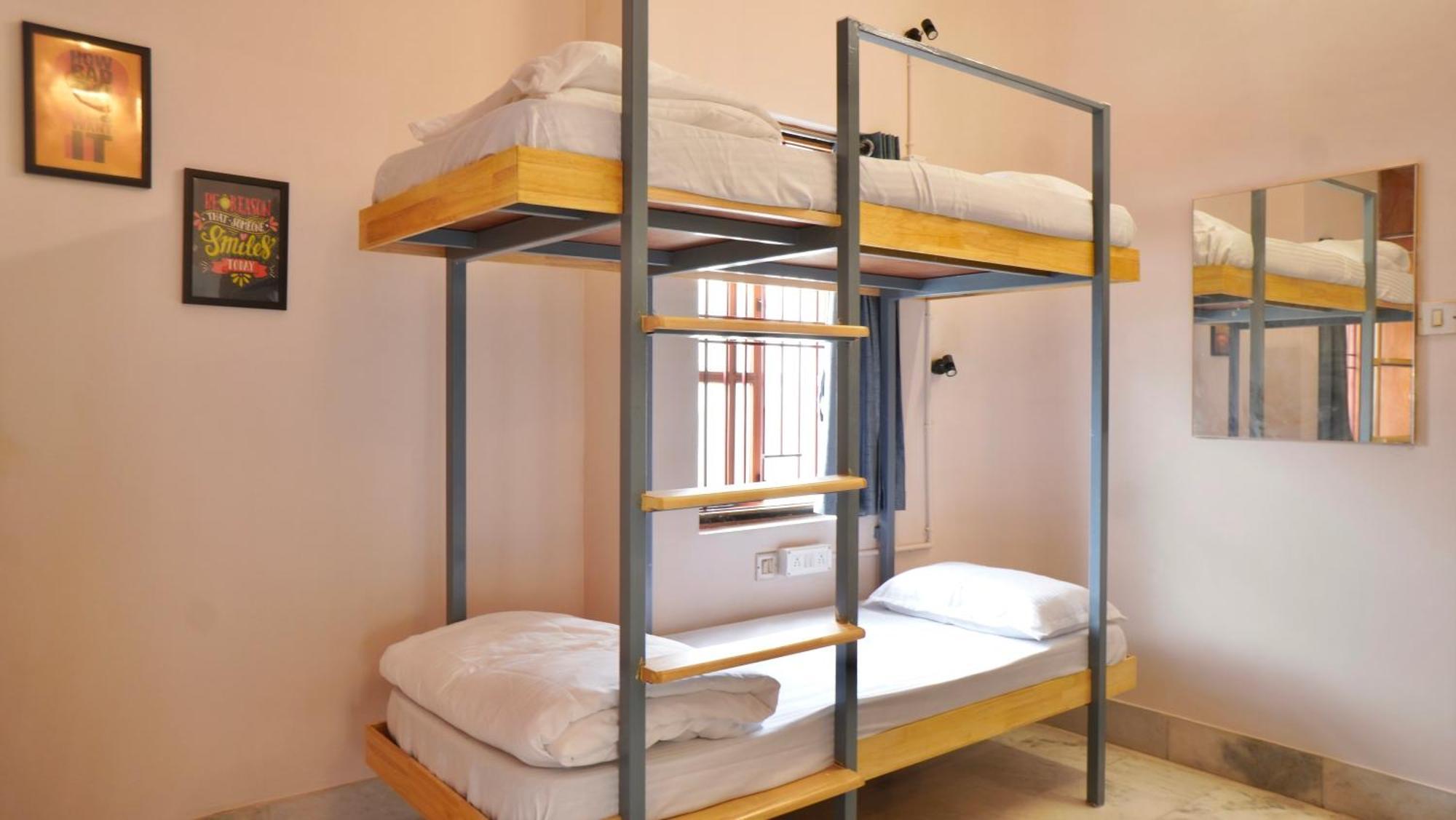 Roambay - Gokulam Hostel Májszúr Kültér fotó