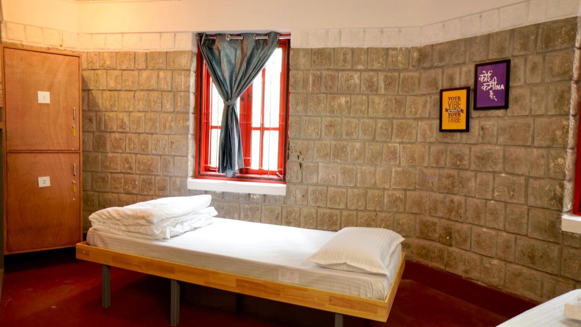 Roambay - Gokulam Hostel Májszúr Kültér fotó