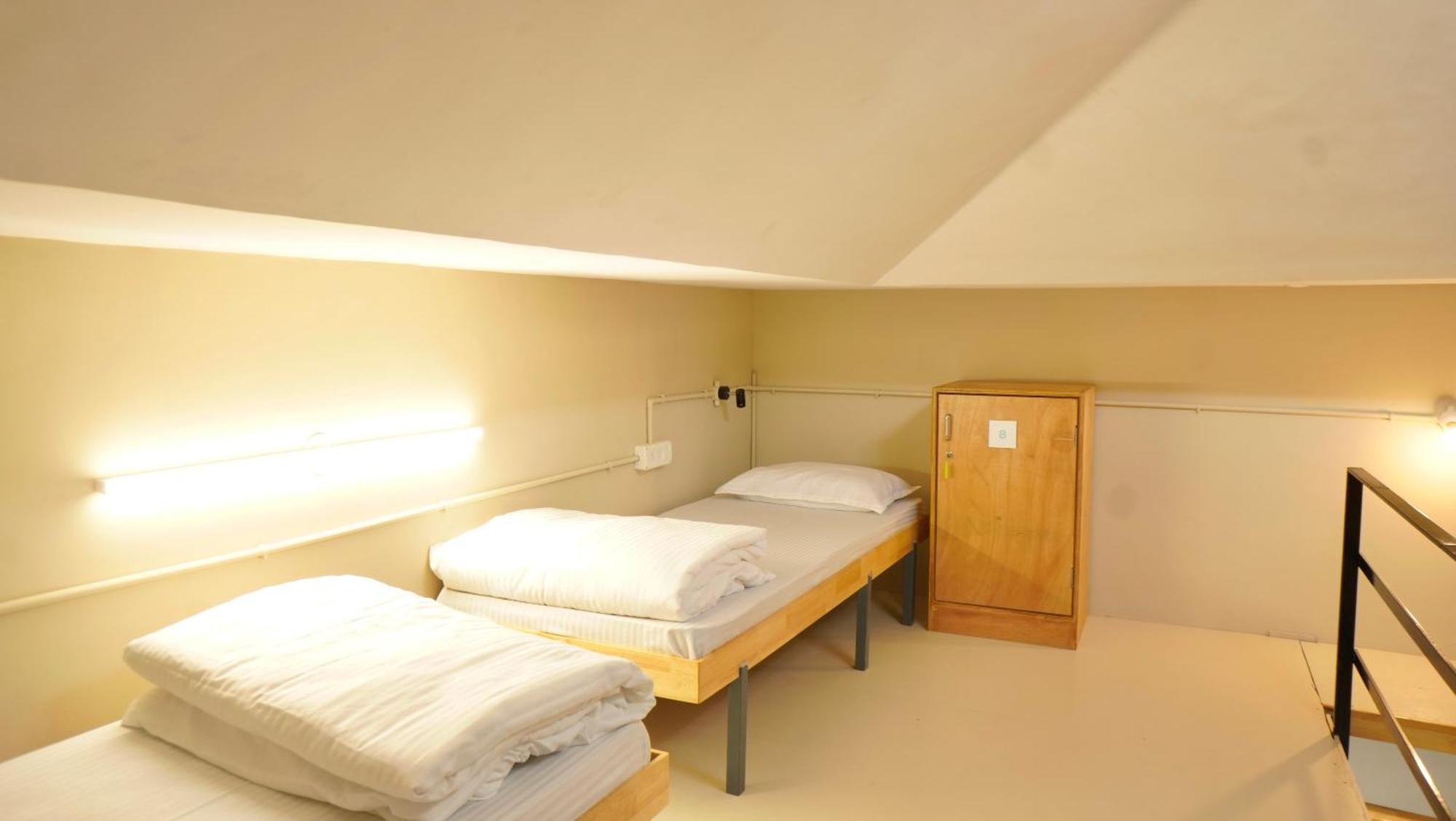 Roambay - Gokulam Hostel Májszúr Kültér fotó
